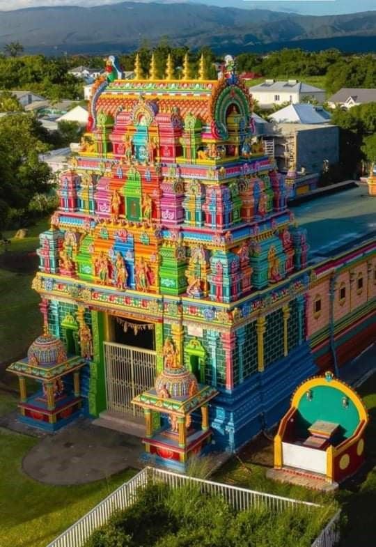 Visite guidée du Temple du Colosse, Culture