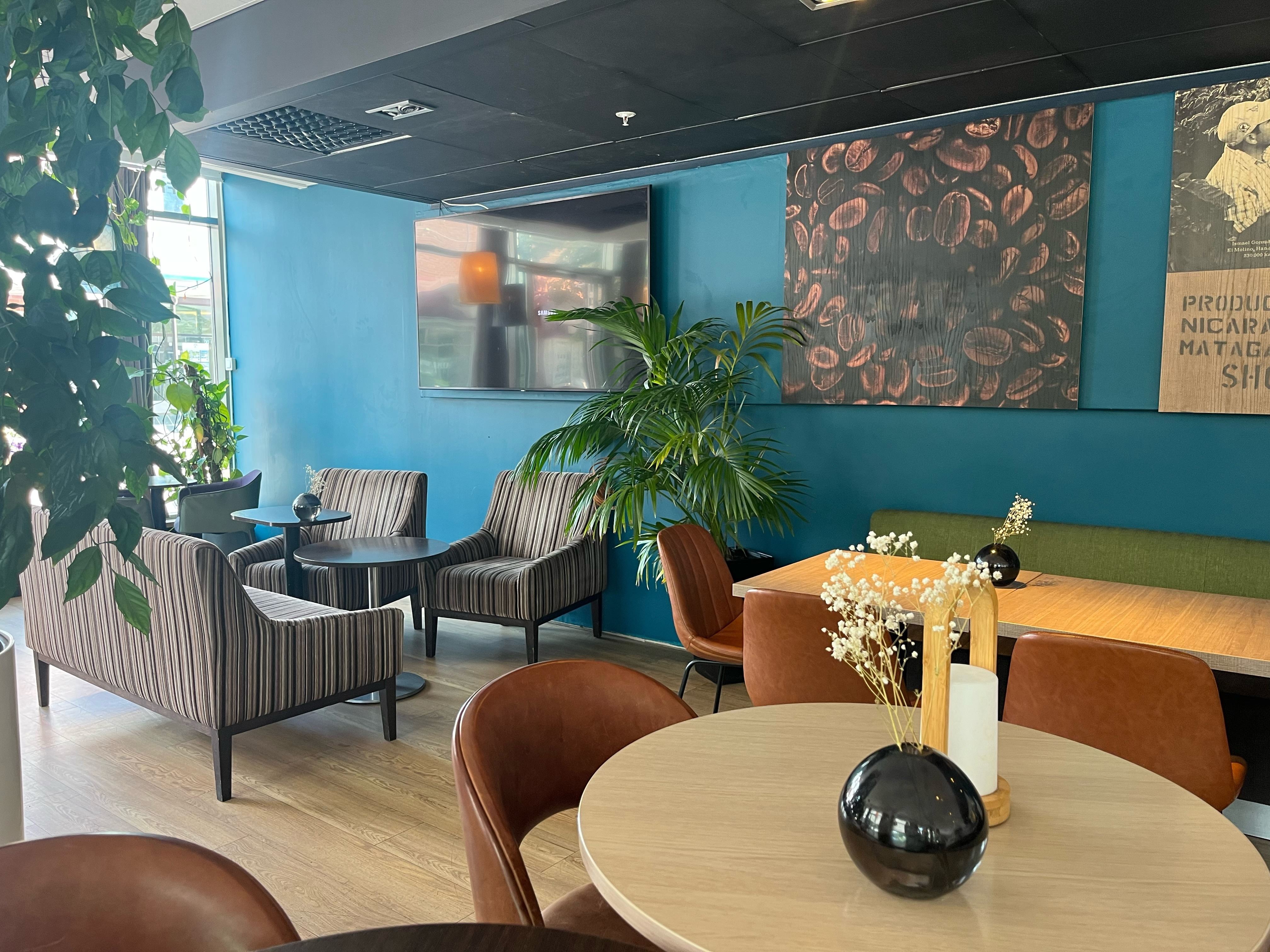 The corner, Café & Deli, Skärgården