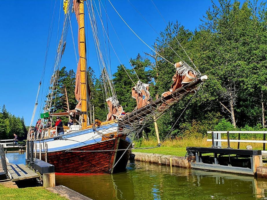 Slussning med Oskar II i Sjötorp