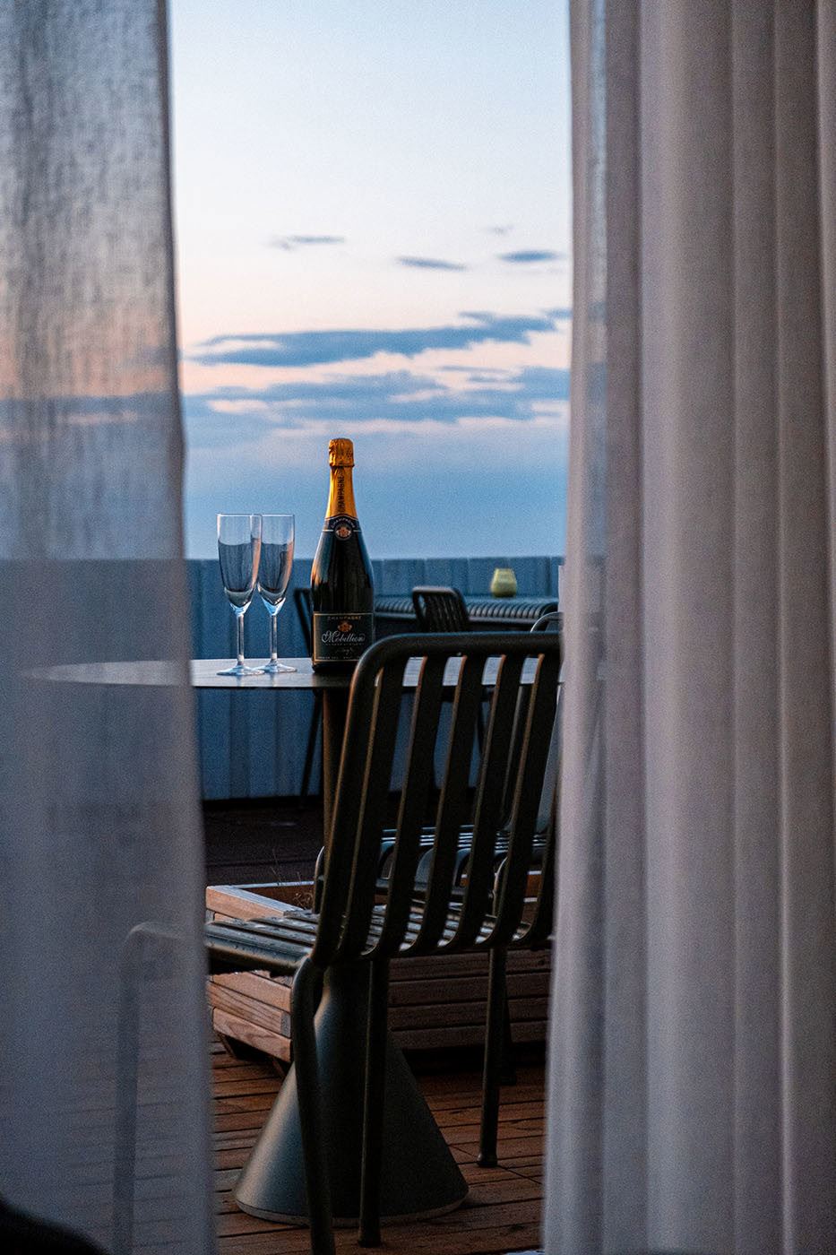 Book Bornholm Hotel Klippen, details