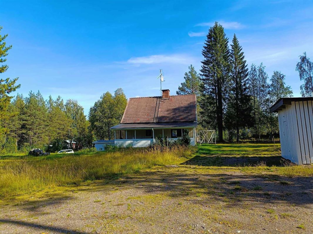Exteriör av stuga i Särna.