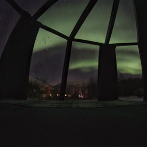 North Experience,  © North Experience, Northern lights from glass iglo at North Experience
