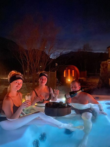 North Experience,  &copy; North Experience, Enjoying jacuzzi at North Experience 