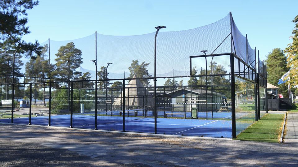 Spela padel