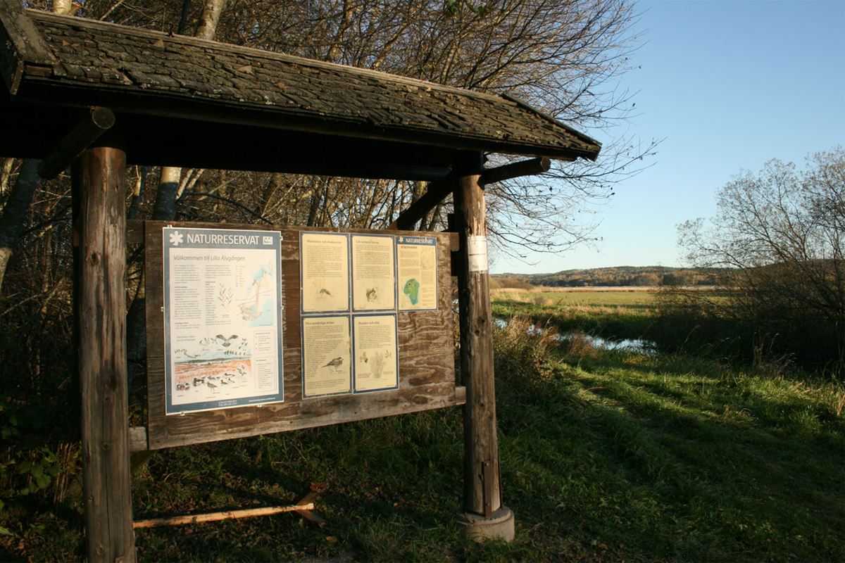 Information board at lake Hovran.