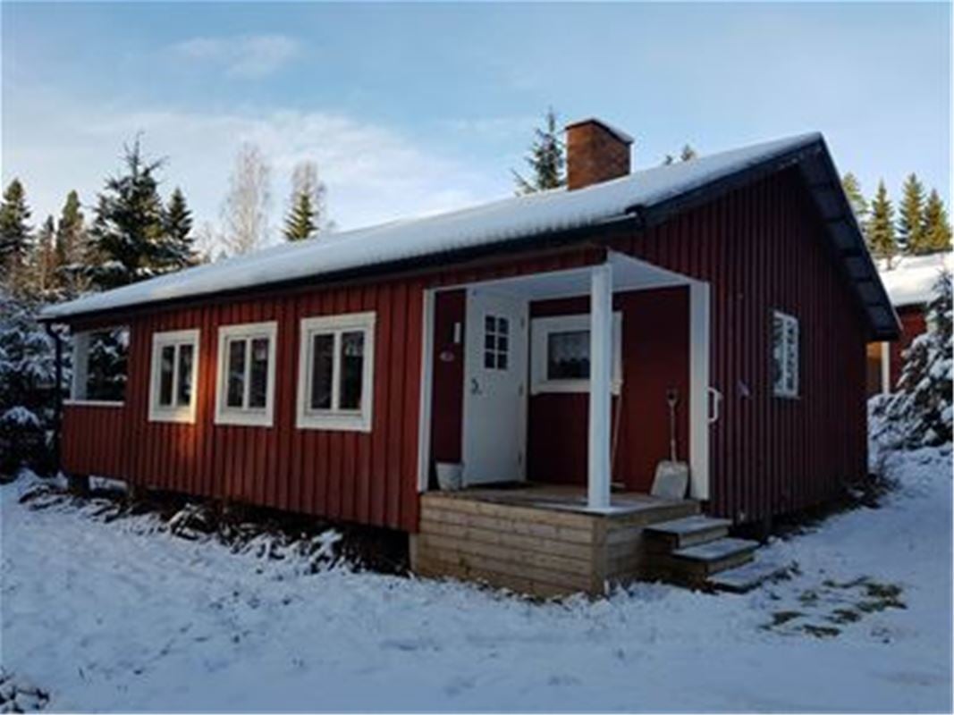  A red cabin.