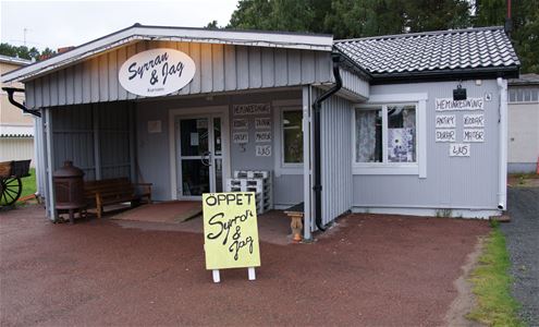 Exterior picture of a gift shop