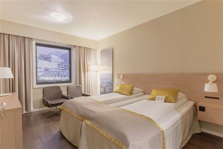 Standard room in Scandic Grand Tromsø.