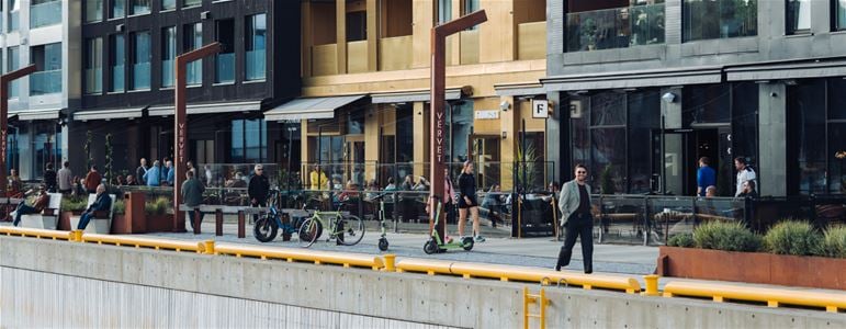 Entrance and outside of Fangt, a restaurant in the Vervet area located in Tromsø city.